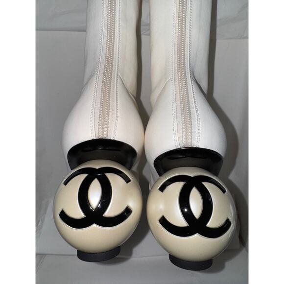 Chanel 25K White Black Pearl Ball Heel CC Logo Stretch Leather Midcalf Boot 40 - Picture 5 of 16